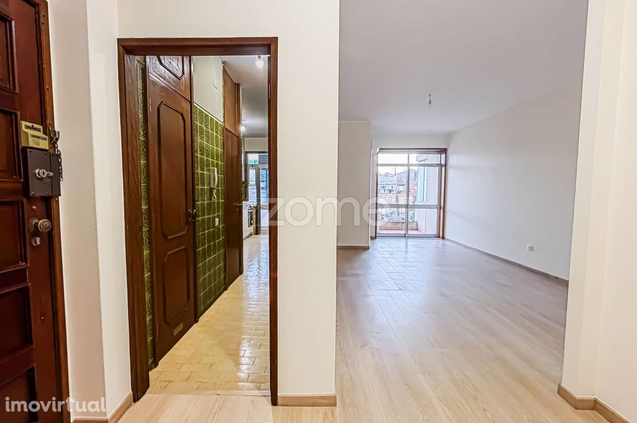 Arrendamento l Apartamento T3 junto ao Marquês - Grande imagem: 2/24