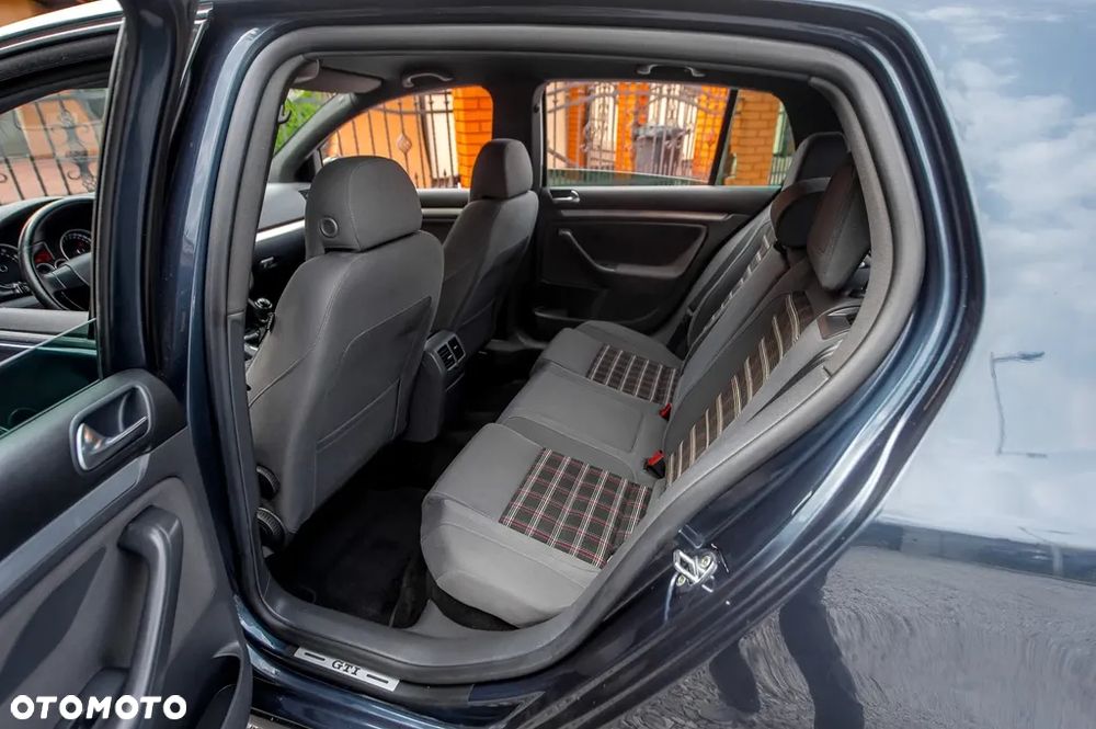 Volkswagen Golf 2.0 GTI - 17