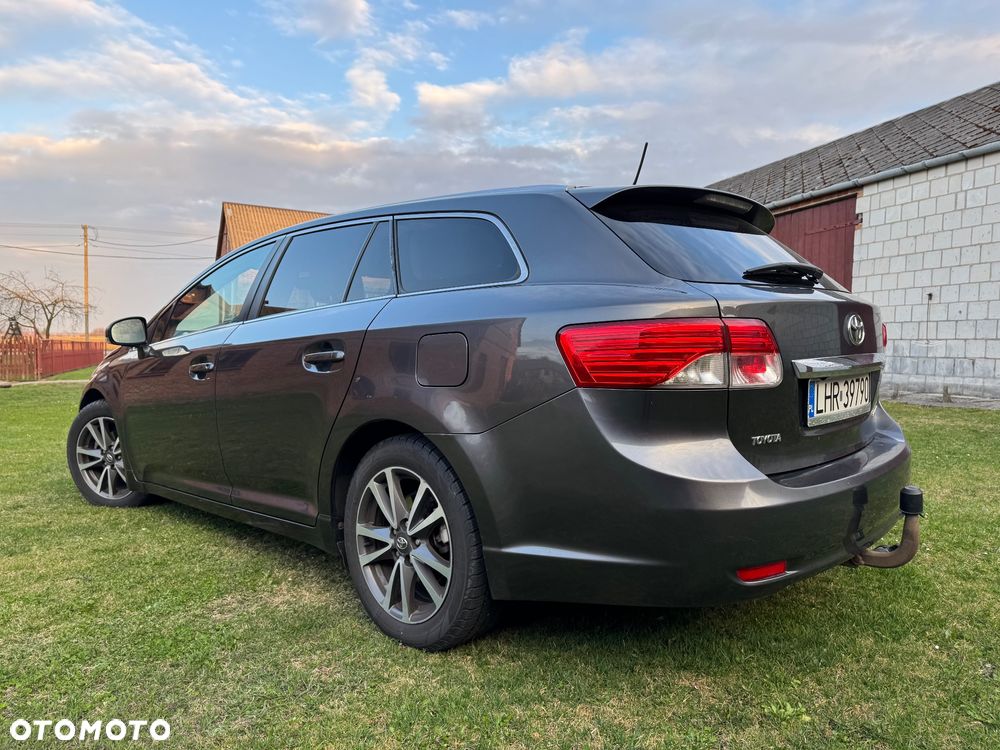 Toyota Avensis 2.0 D-4D - 9