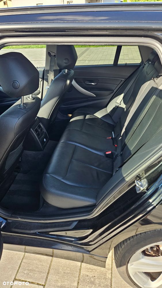 BMW Seria 3 320d Touring Edition M Sport Shadow - 13