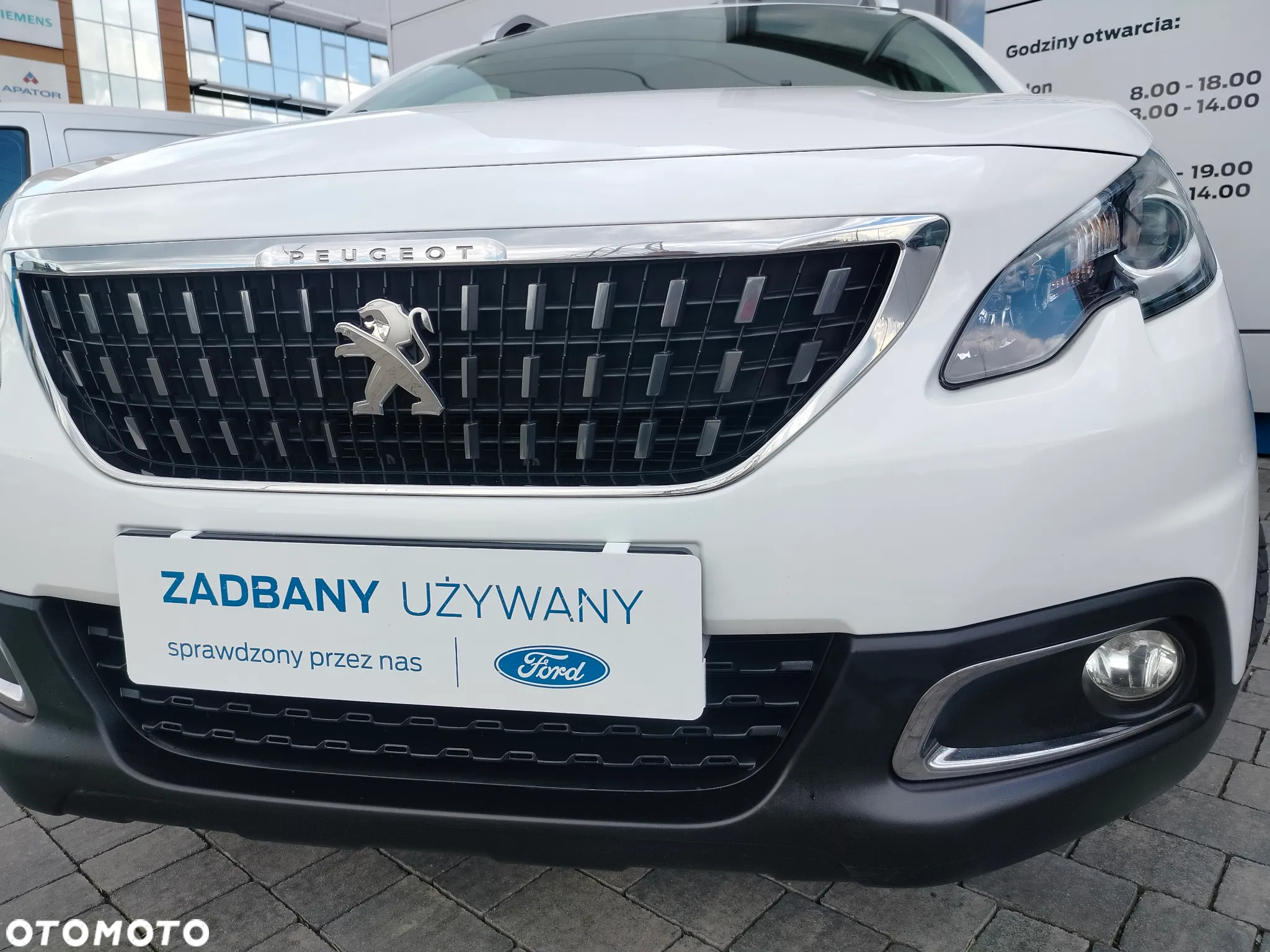 Peugeot 2008 1.2 Pure Tech Style S&S - 32