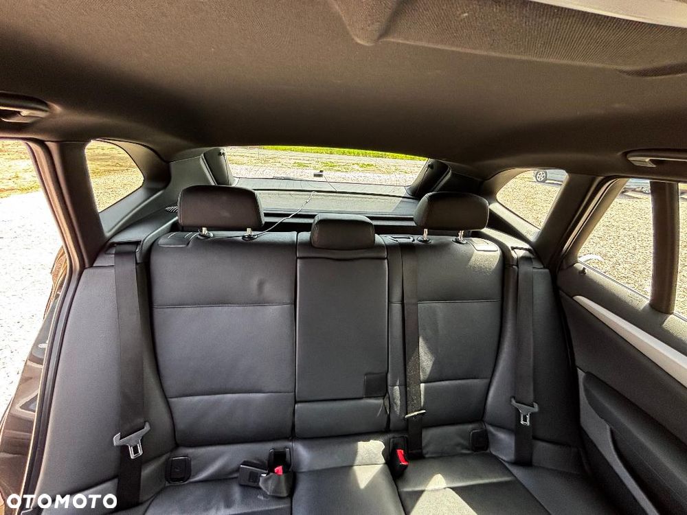 BMW X1 xDrive20d - 10