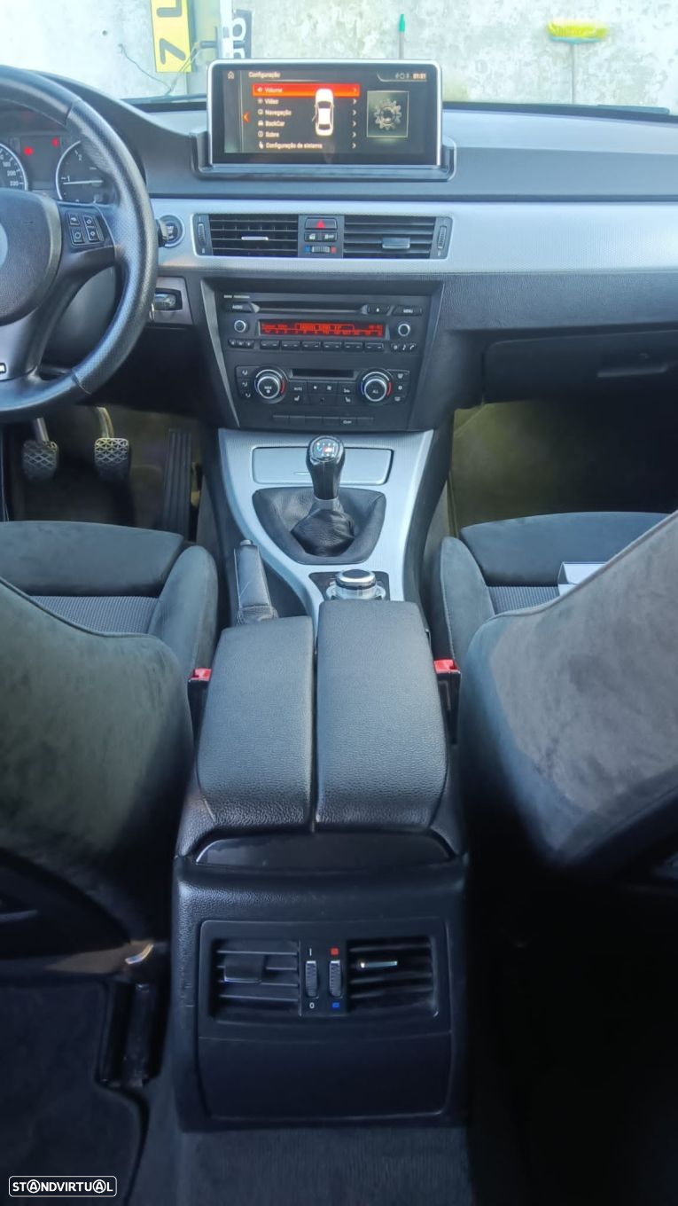 BMW 318 d Touring Navigation Sport - 6
