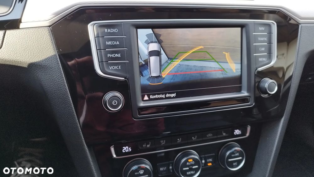 Volkswagen Passat Variant 2.0 TDI SCR DSG Comfortline - 39