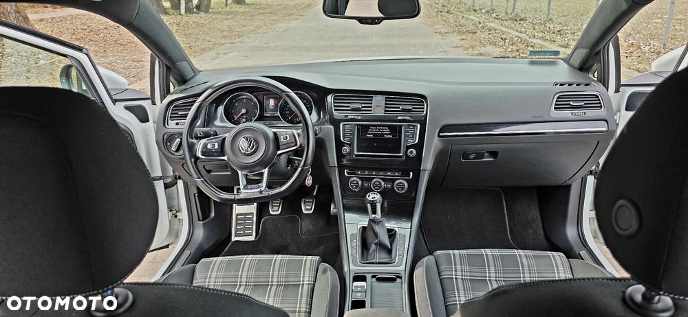 Volkswagen Golf - 13