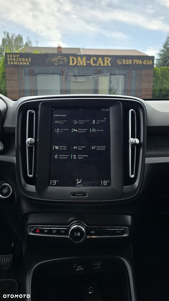 Volvo XC 40 D3 SCR Momentum Core - 13