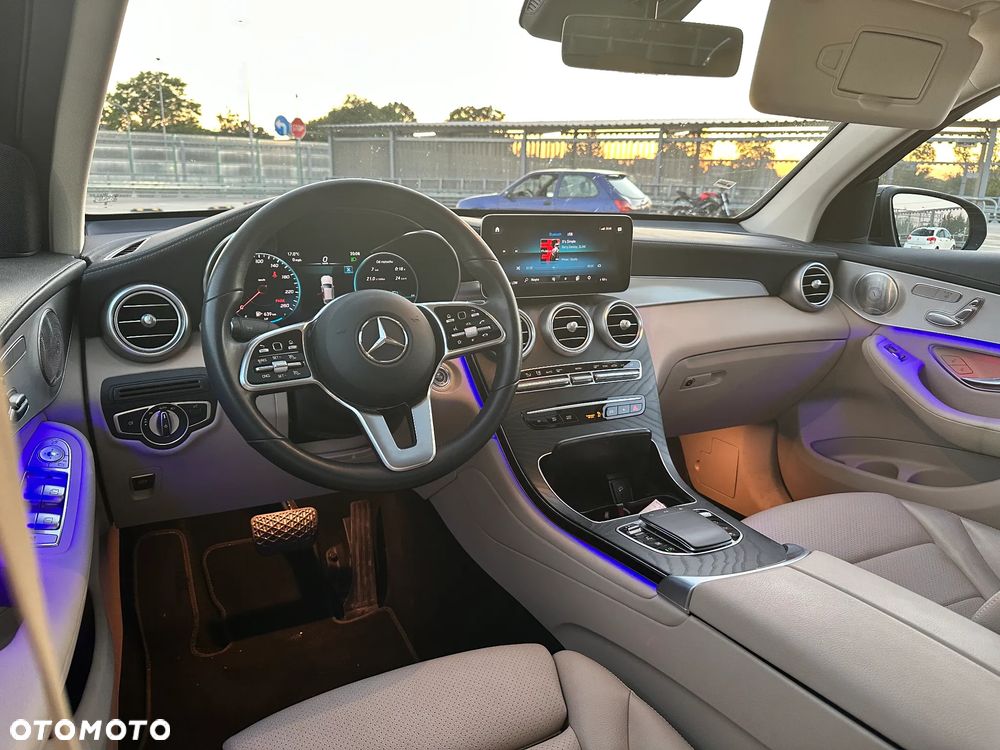 Mercedes-Benz GLC 300 4Matic 9G-TRONIC Edition Avantgarde - 4