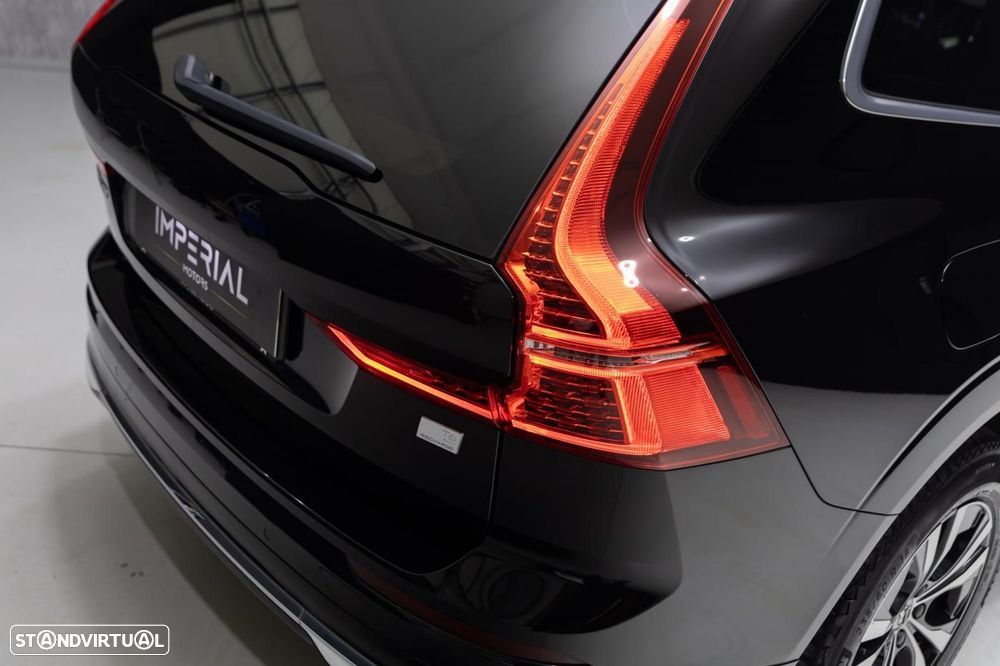 Volvo XC 60 2.0 T6 PHEV Core AWD - 23