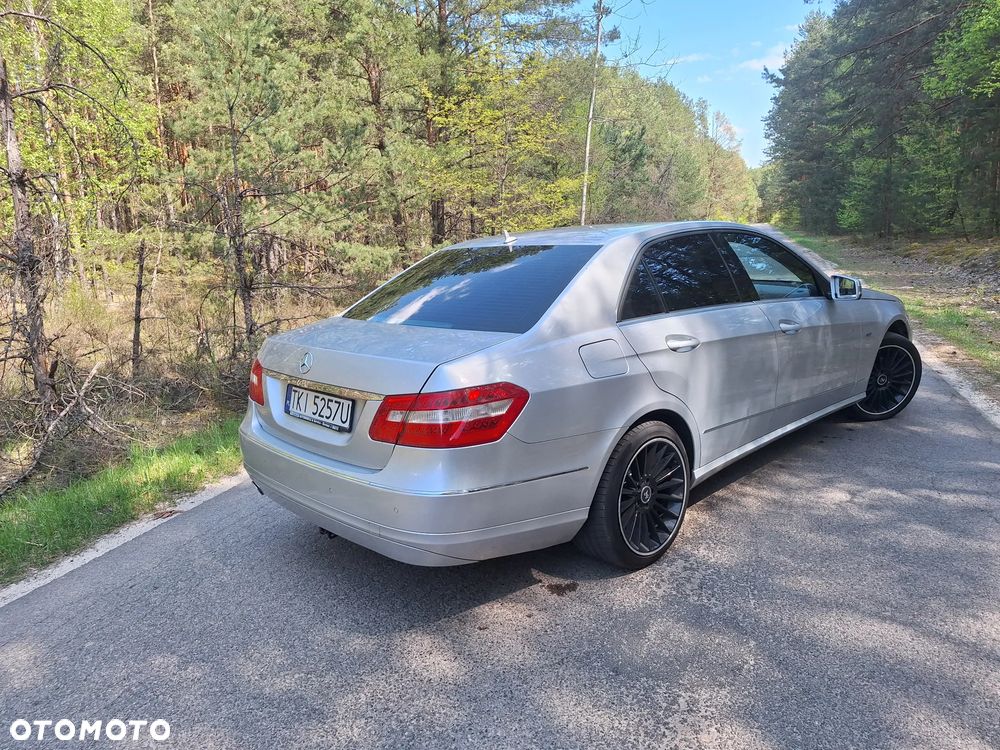 Mercedes-Benz Klasa E 200 CGI BlueEFFICIENCY 7G-TRONIC Elegance - 10