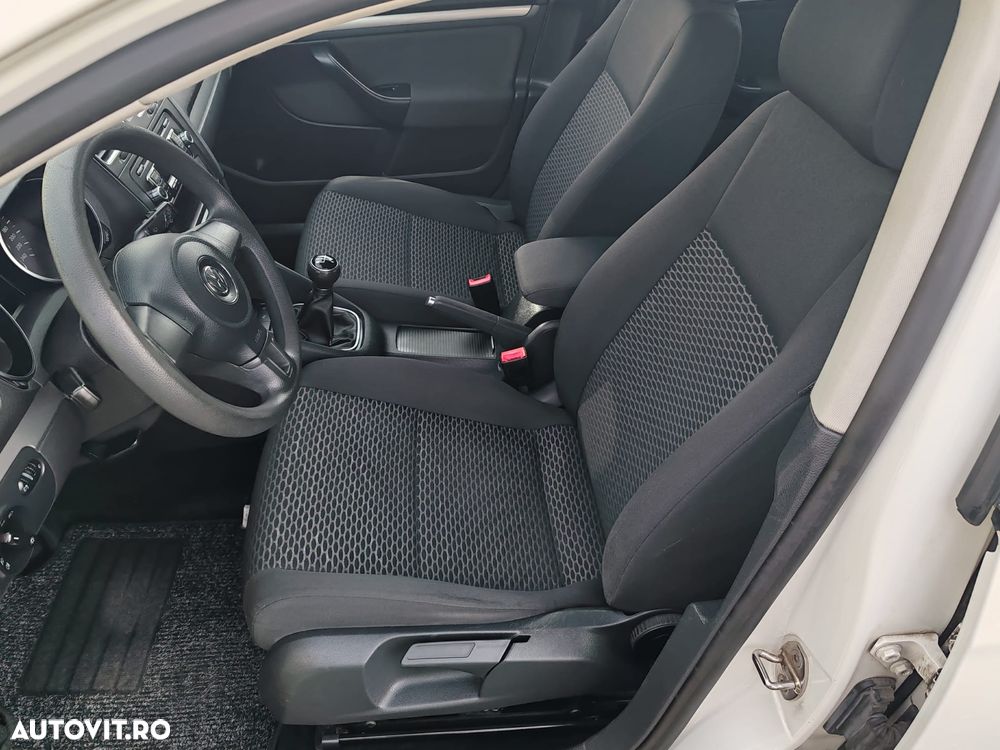 Volkswagen Golf - 11