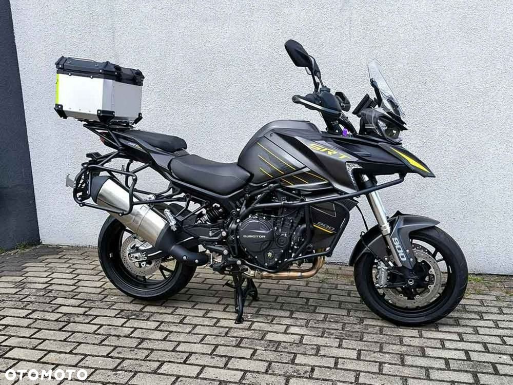 QJMOTOR SRT900S - 15
