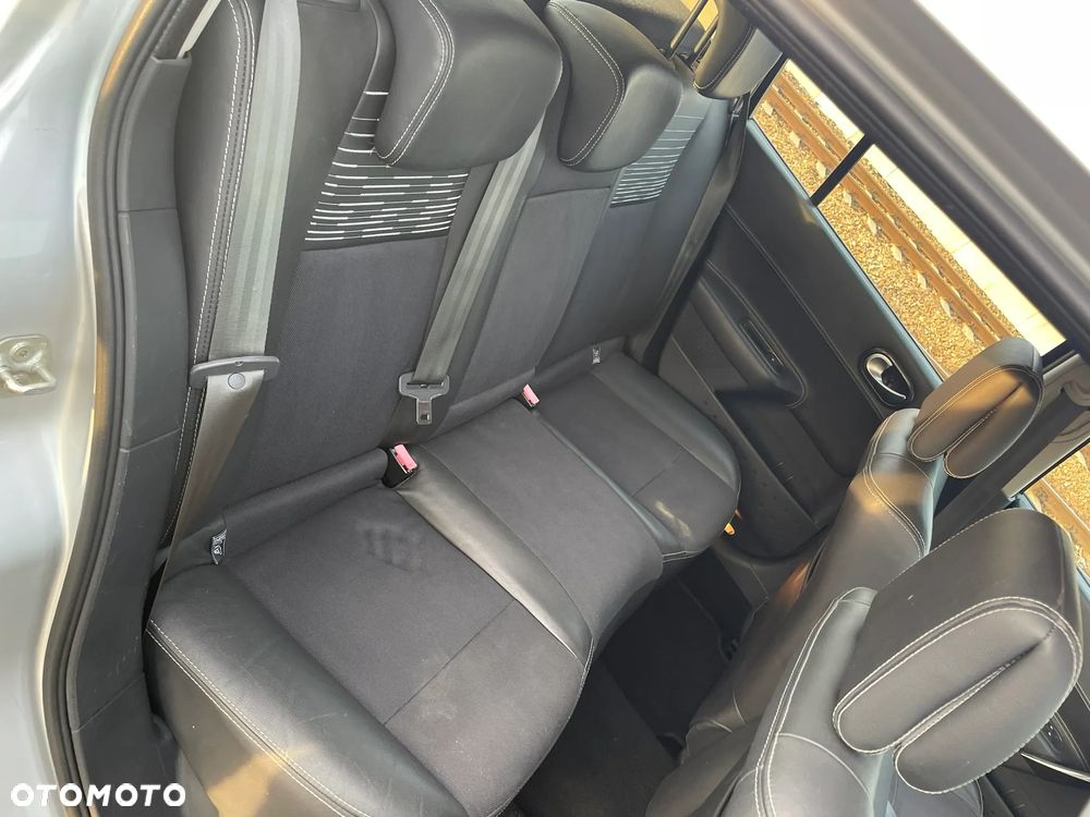 Renault Megane 2.0 16V Dynamique - 10