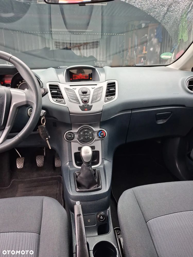 Ford Fiesta - 9