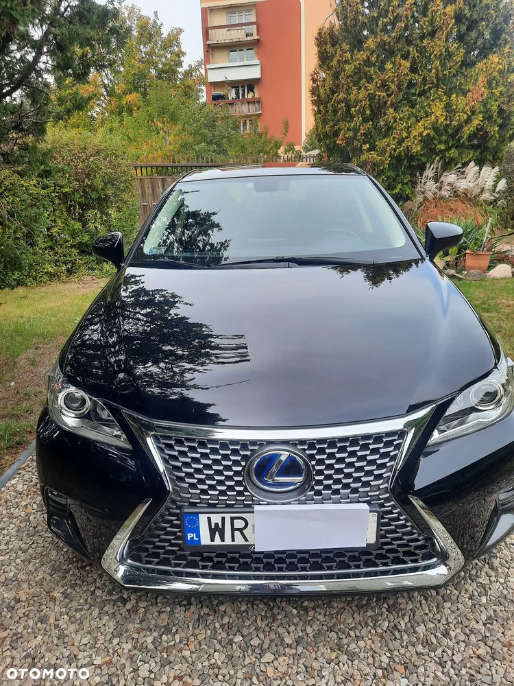 Lexus CT - 1