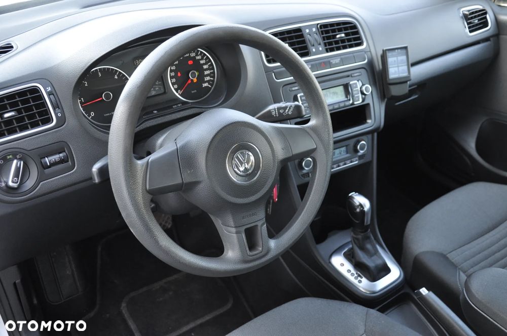 Volkswagen Polo 1.6 TDI DSG MATCH - 14