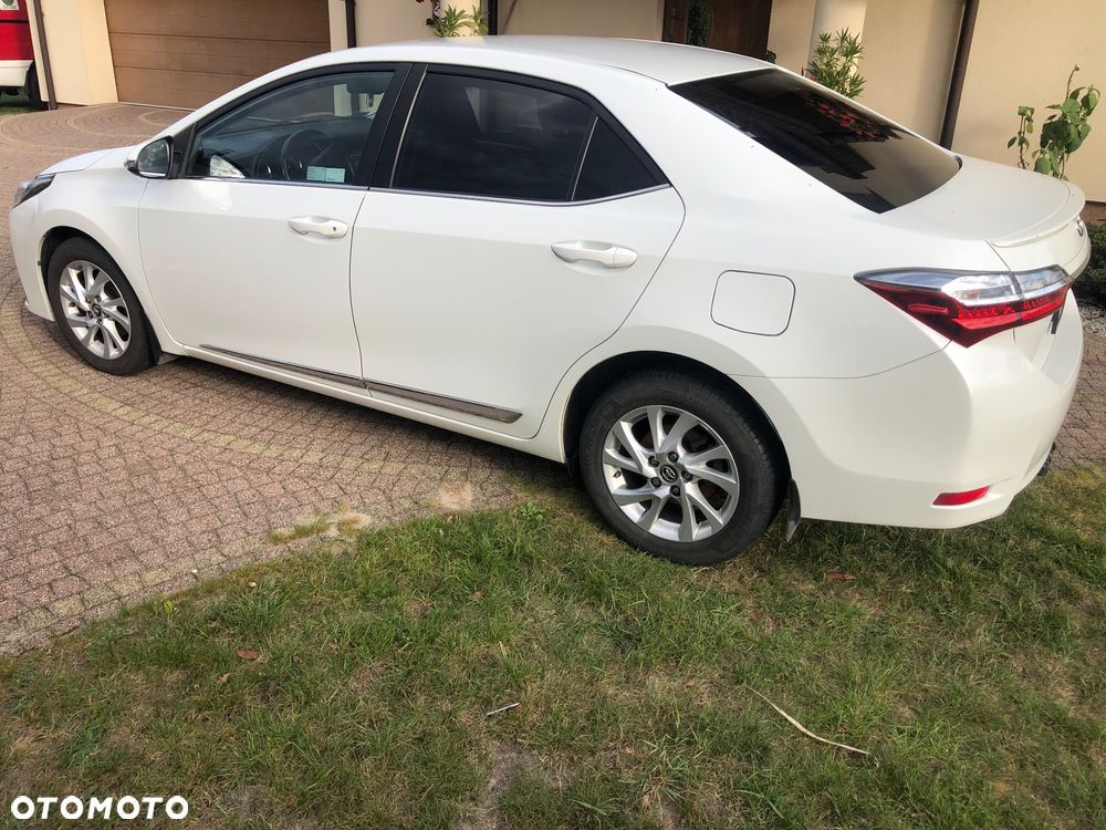 Toyota Corolla 1.6 Classic Plus - 3