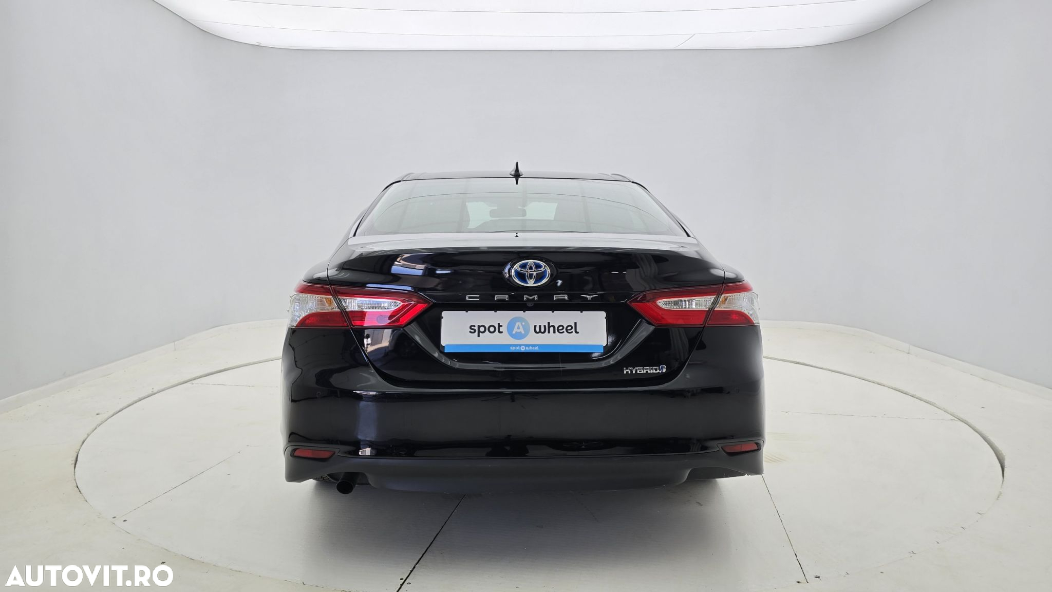 Toyota Camry - 7