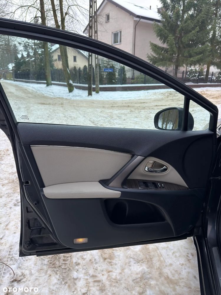 Toyota Avensis 2.2 D-4D Premium - 13