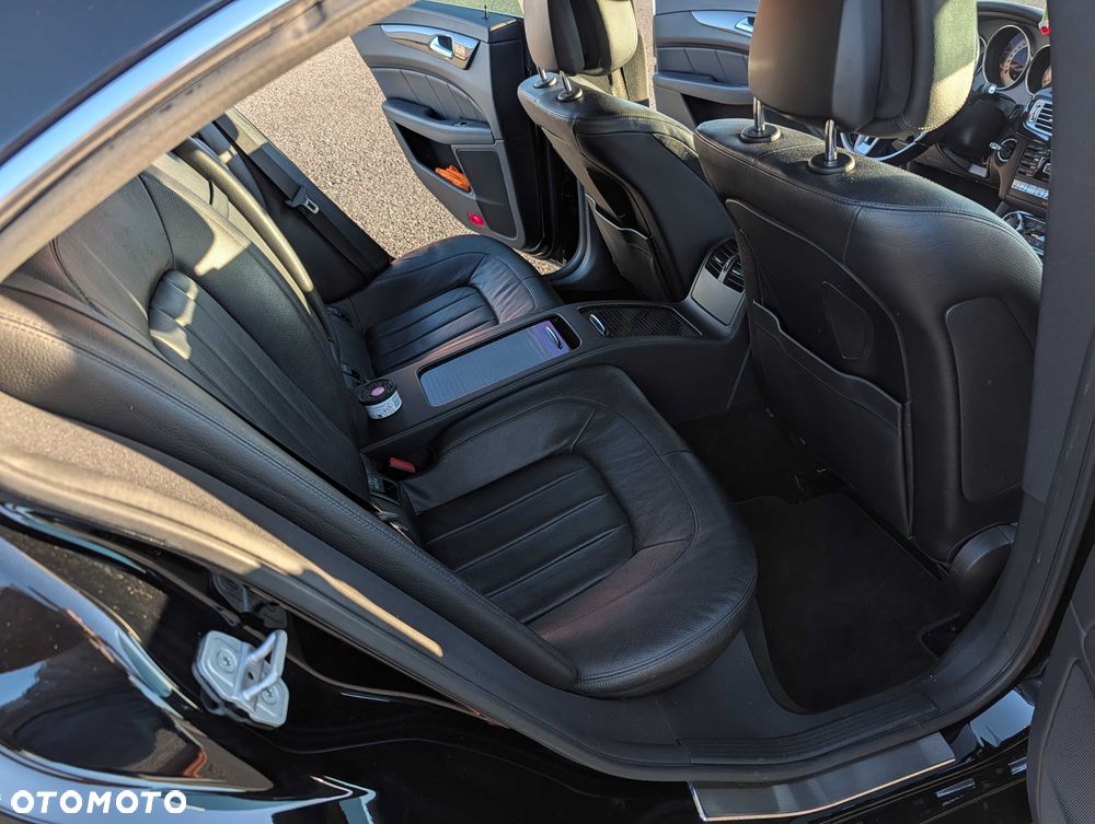 Mercedes-Benz CLS - 4