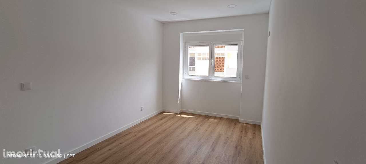 T2 com varanda e cozinha separada em Alverca - Grande imagem: 5/16