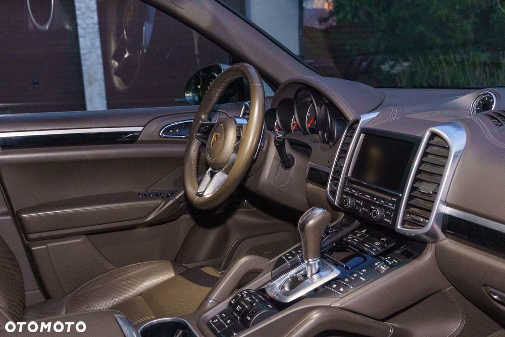 Porsche Cayenne Diesel Platinum Edition - 20