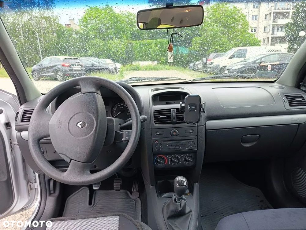 Renault Clio - 10