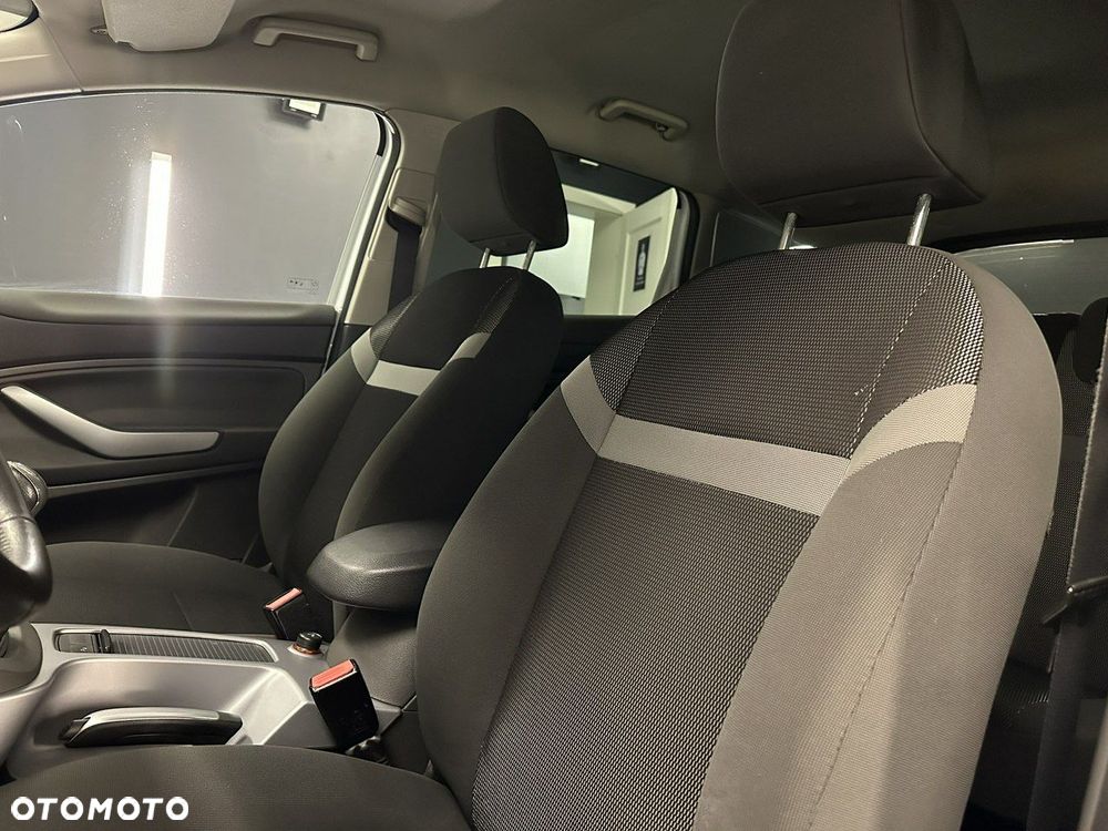 Ford Kuga - 6