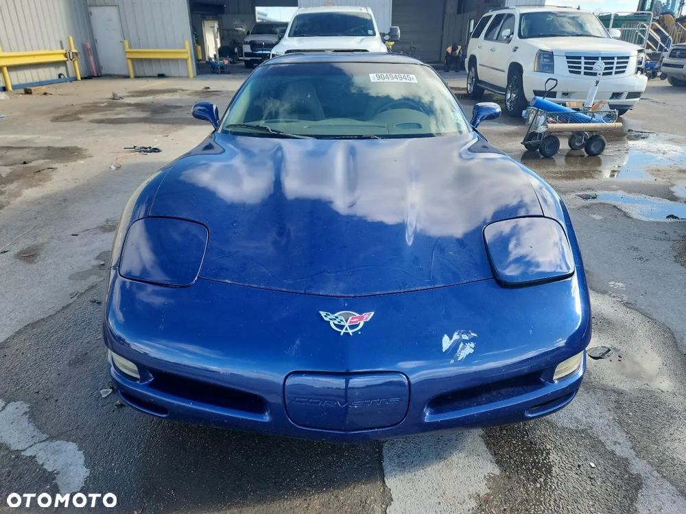 Chevrolet Corvette - 5
