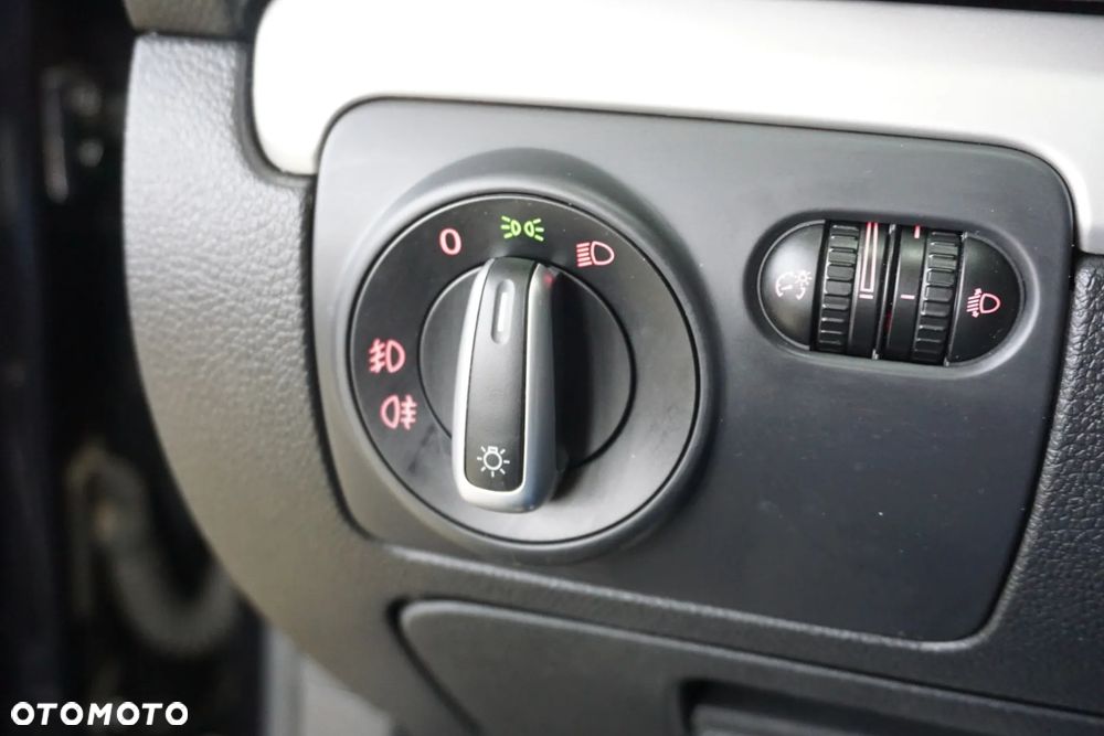 Volkswagen Golf 2.0 TDI Highline - 29