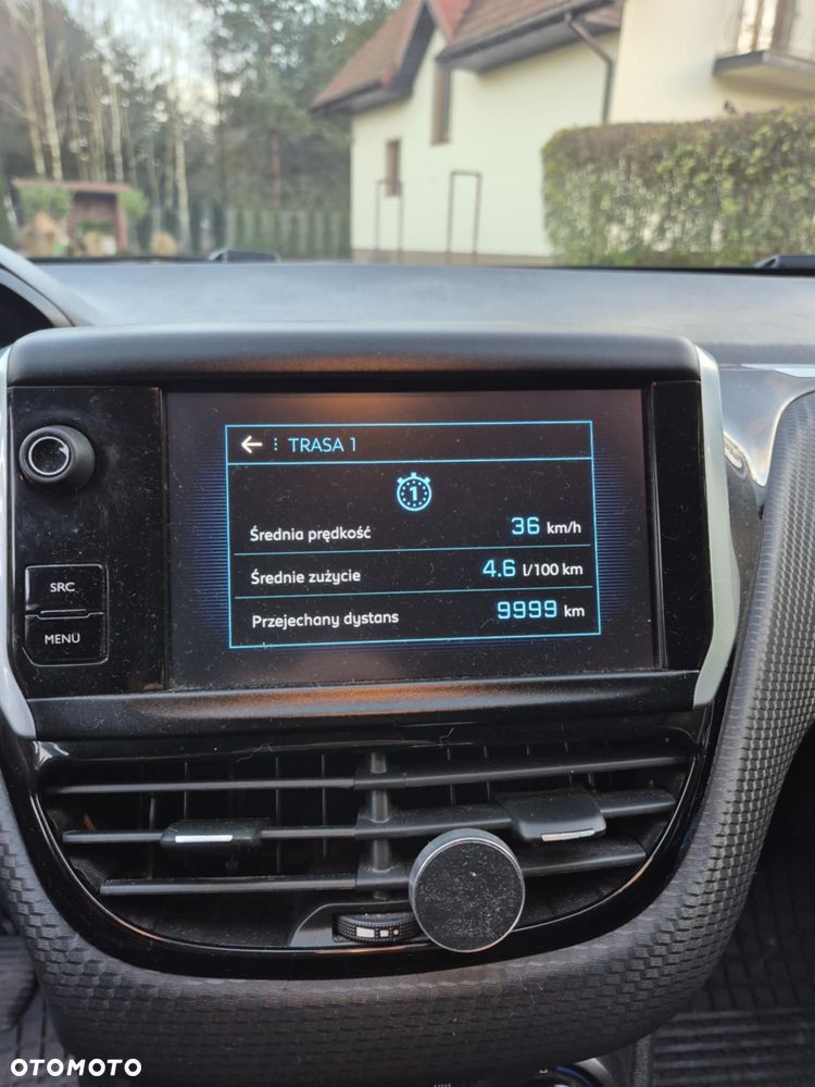 Peugeot 2008 1.6 BlueHDi Style - 12