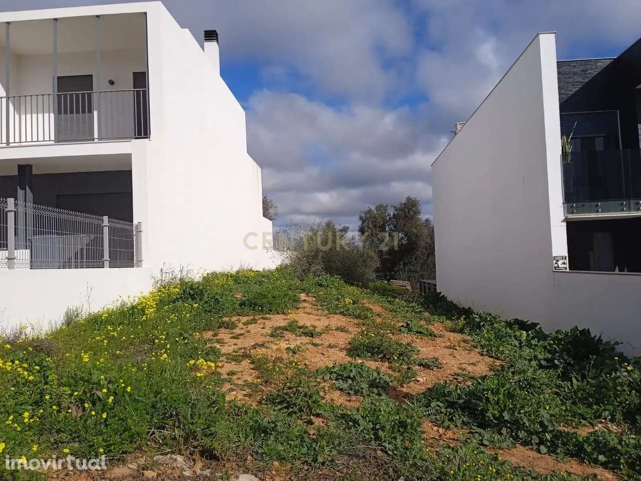 NÃO PERCA ESTA GRANDE OPORTUNIDADE! TERRENO URBANO COM PROJECTO APROVA - Grande imagem: 2/6