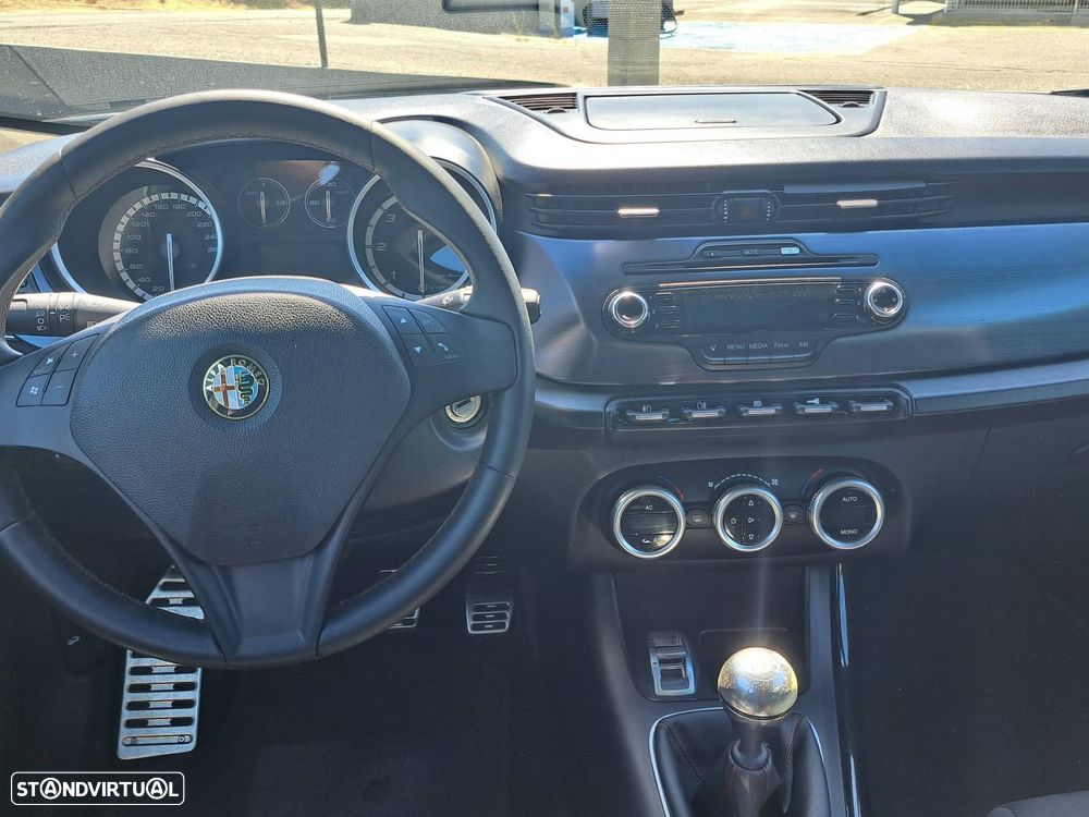 Alfa Romeo Giulietta 1.6 JTDM Distinctive - 15