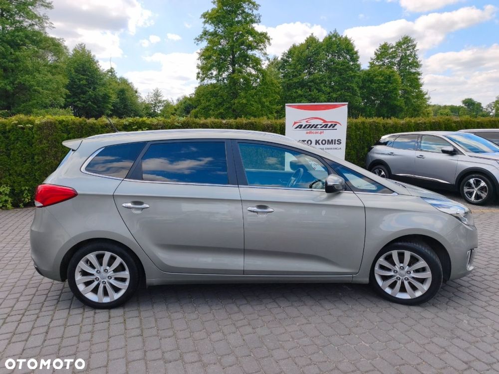 Kia Carens - 5