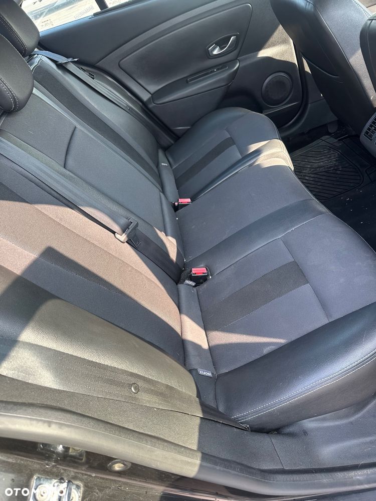 Renault Fluence 1.5 dCi Privilege - 8