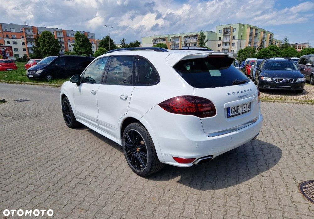 Porsche Cayenne - 6