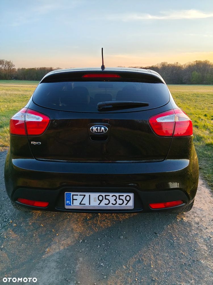 Kia Rio - 14