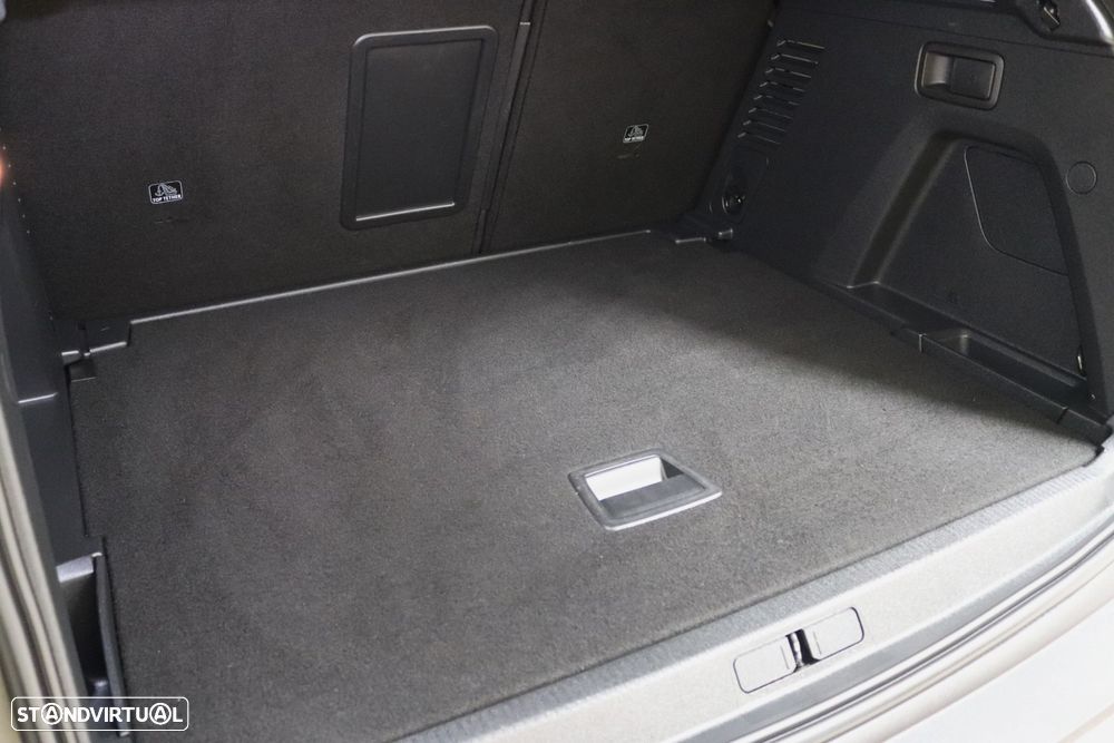 Peugeot 3008 1.5 BlueHDi Allure Pack EAT8 - 39
