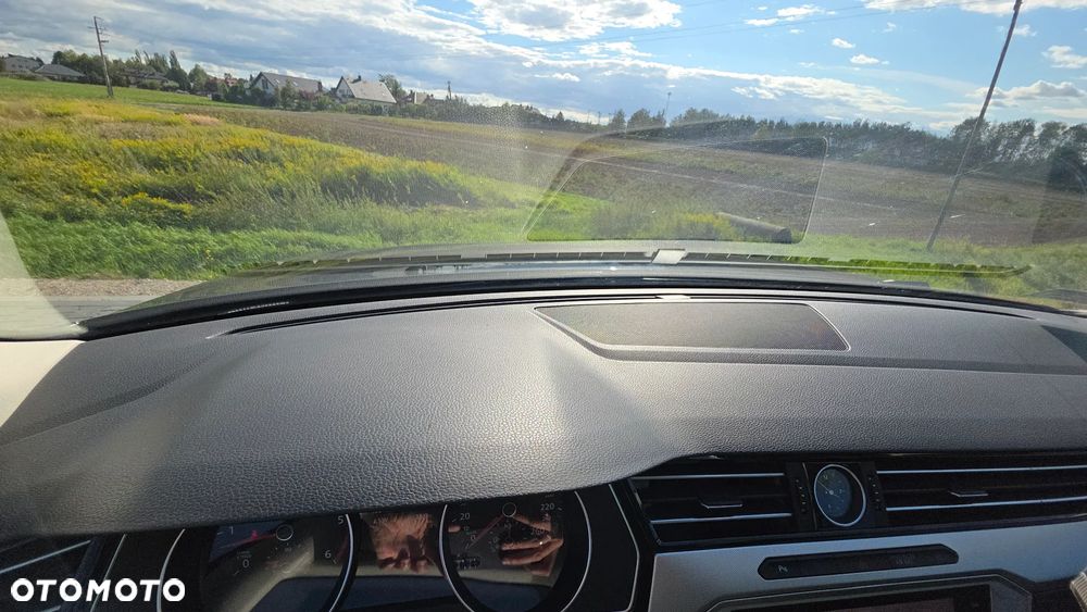 Volkswagen Passat 2.0 TDI SCR Comfortline DSG - 13