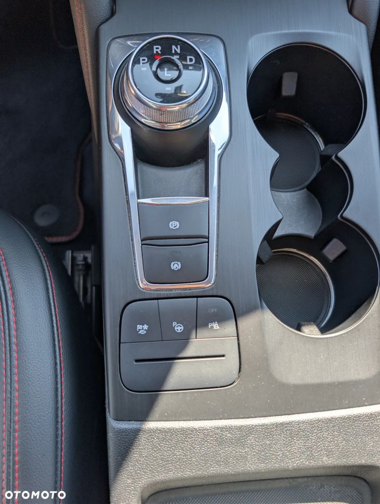 Ford Kuga 2.5 Duratec FHEV ST-LINE - 31
