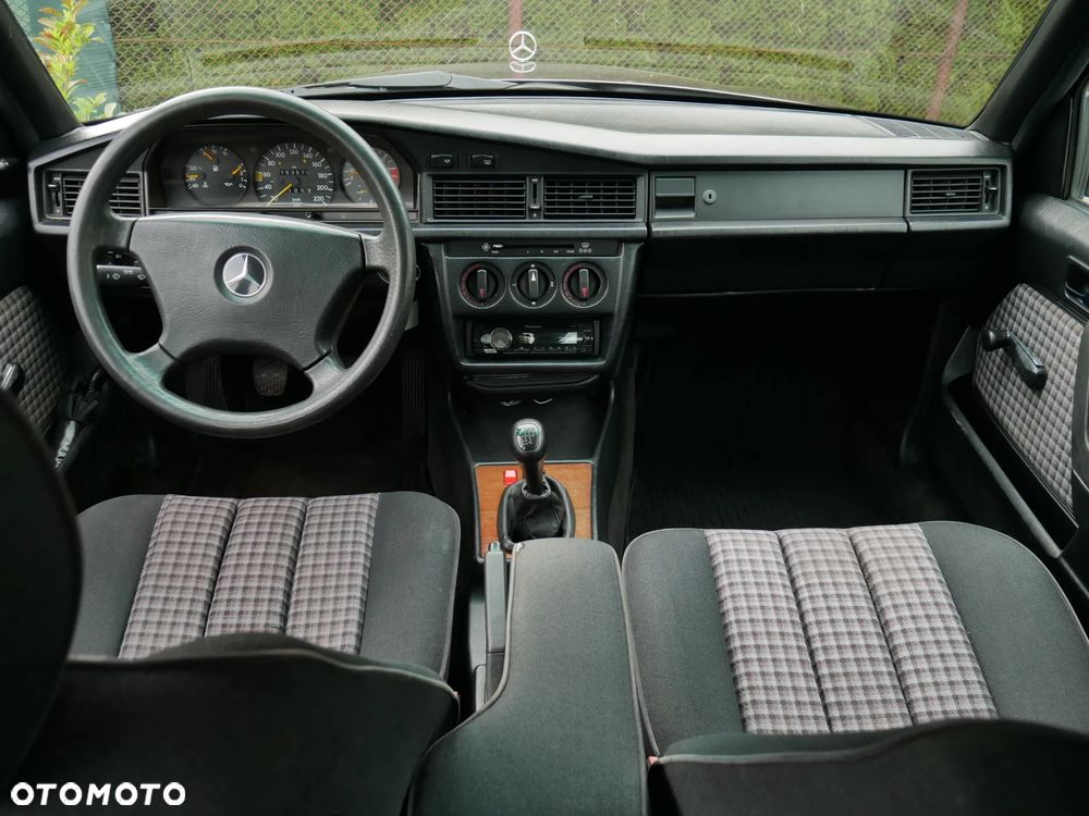 Mercedes-Benz W201 (190) - 26