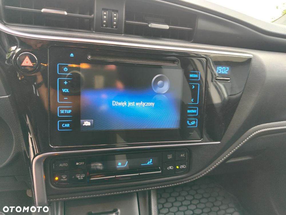 Toyota Auris 1.6 Selection - 10