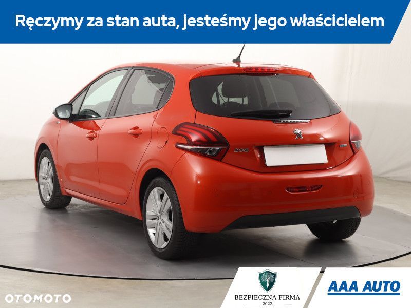 Peugeot 208 - 5