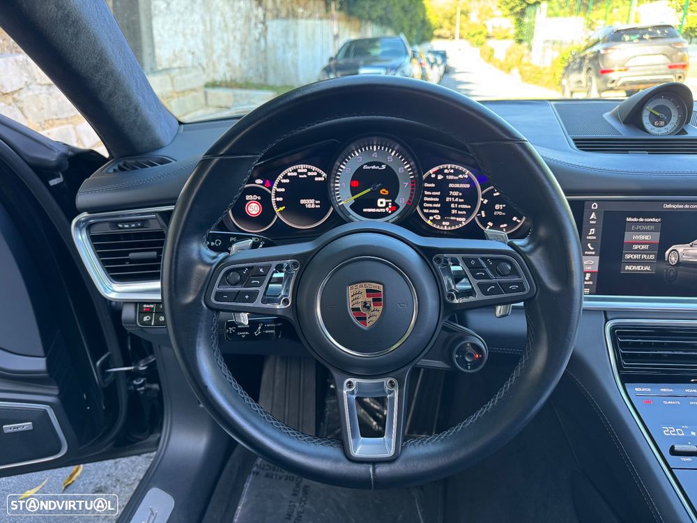 Porsche Panamera - 16