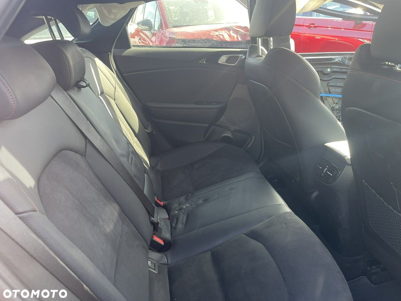 Kia ProCeed 1.6 T-GDI GT DCT - 9