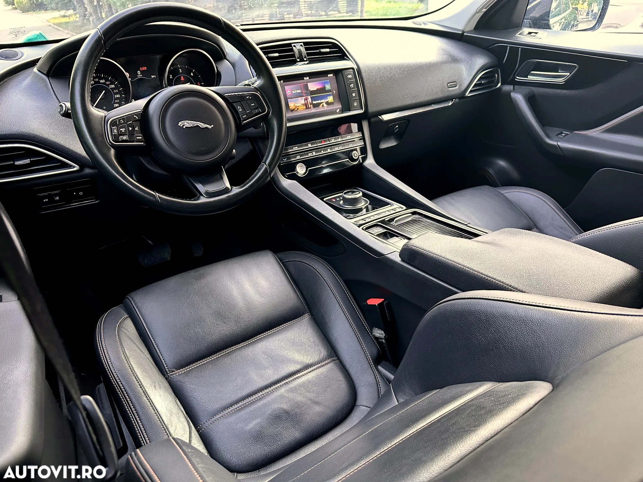 Jaguar F-Pace 20d AWD Aut. Prestige - 9
