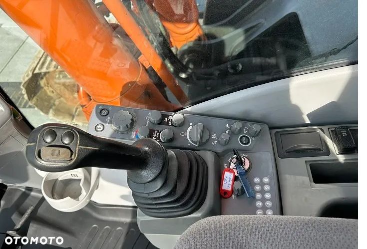 Hitachi ZX350LC-5B - 29