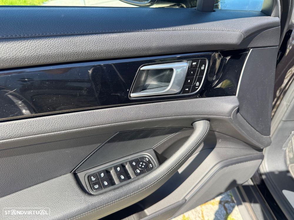 Porsche Panamera Sport Turismo 4 E-Hybrid - 27