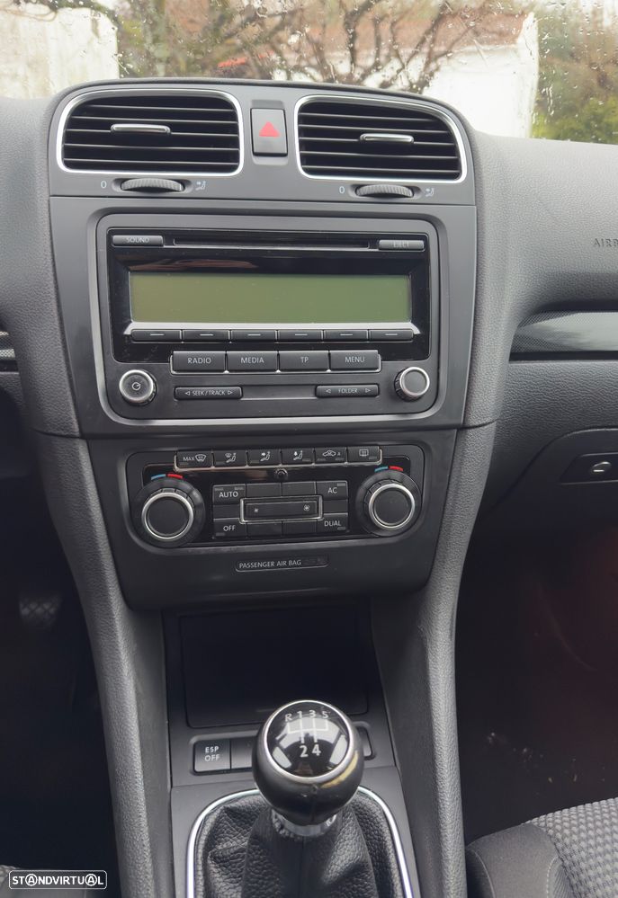 VW Golf 2.0 TDi Confortline - 12