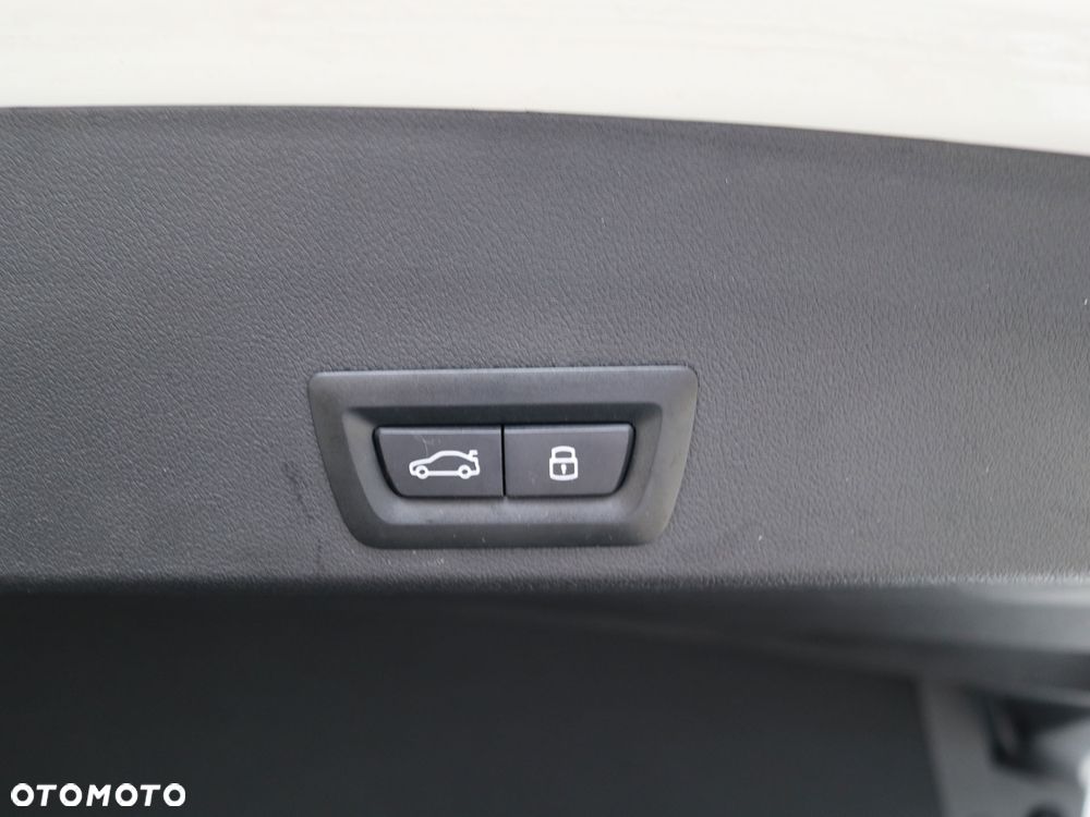 BMW XM 50e PHEV sport - 17