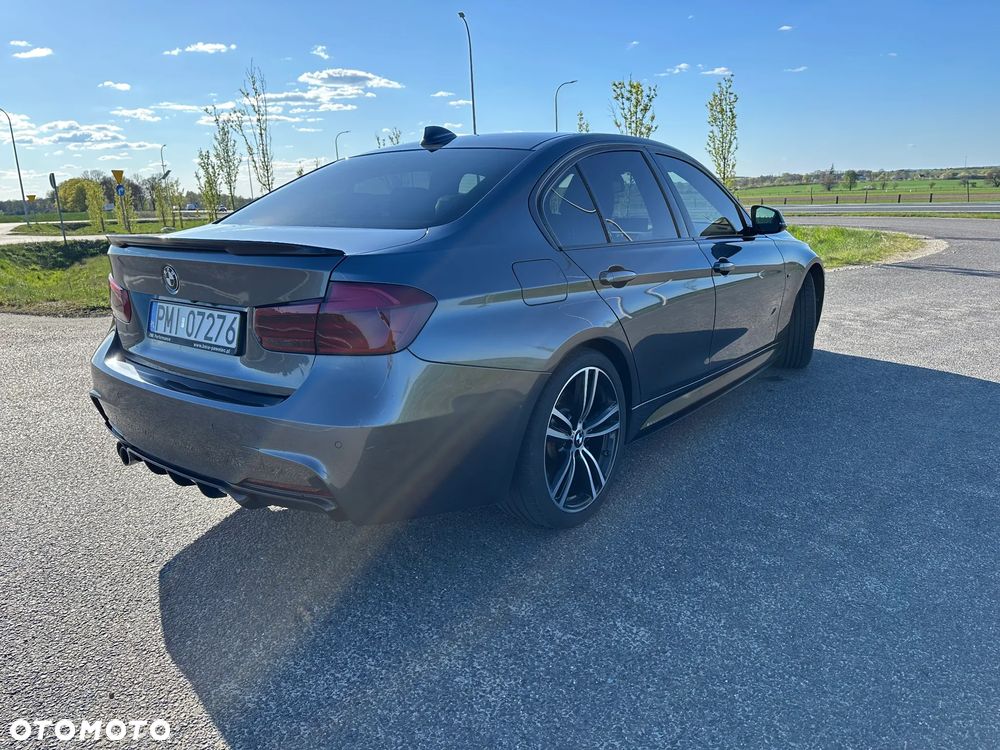 BMW Seria 3 330d xDrive Sport-Aut Blue Performance Sport Line - 6